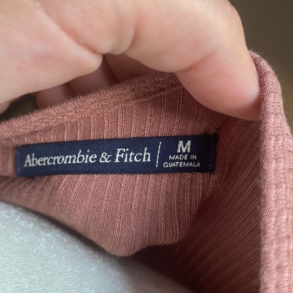 Hollister Caramel Brown Low Cut Ribbed Stretch Long Sleeve Medium Shirt - Picture 4 of 5